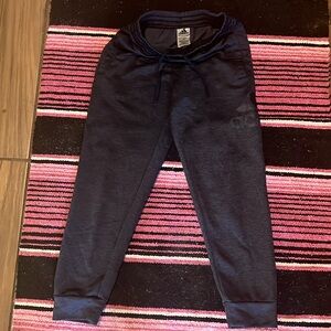 Adidas pants confortable great for your boys size M 10/12.